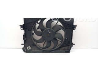 Вентилятор радиатора     8240636, 214816812R    Renault Clio IV 