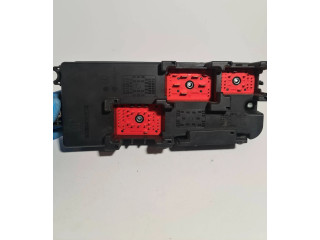 Блок предохранителей 13190892, 519115000   Opel Vectra C    