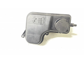 Расширительный бачок охлаждающей жидкости    