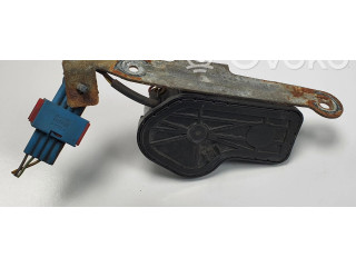 Моторчик стеклоочистителя 4240552 Saab 900