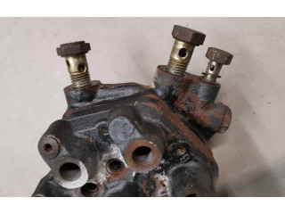 Топливная рампа 0438100151   Audi 80 90 B2  