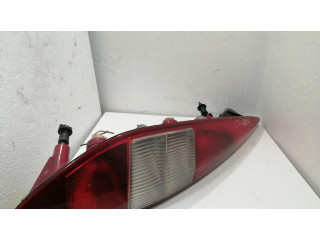 Задний фонарь 96301EB010 Ford Mondeo Mk III 2000-2007 года