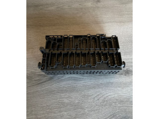 Блок предохранителей  357937039   Volkswagen Golf III    