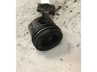 Píst Nissan Juke I F15