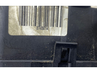 Блок предохранителей  8D1941824   Skoda Superb B5 (3U)    