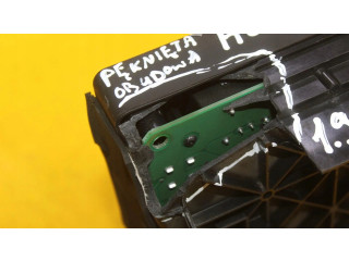 Pojistková skříňka Seat Alhambra (Mk1) 2003