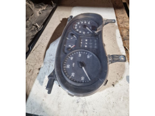 Панель приборов P8200252449   Renault Trafic II (X83)       