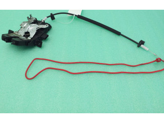 Замок багажника 670039576, 927776104 Maserati Levante 2017 - года