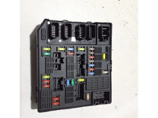 Блок предохранителей 284B60738R   Renault Latitude (L70)    