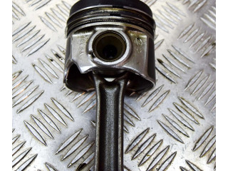 Поршень CLHA 03L107065J, 03L105401A Volkswagen Golf VII для дизельного двигателя 1.6