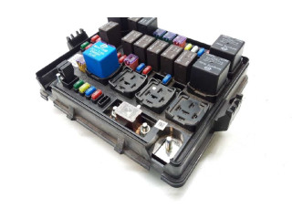 Блок предохранителей 8231008E83, Y290K01 SsangYong Rexton