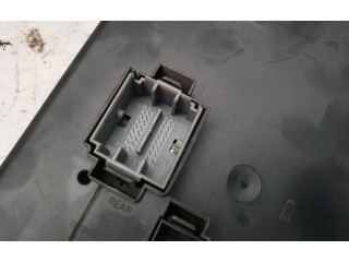 Блок предохранителей 30728512, 28017881   Volvo XC90    