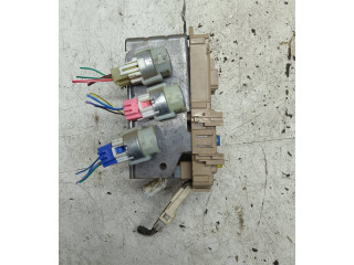 Блок предохранителей 306135   Subaru Forester SG    