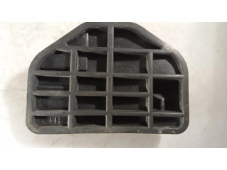 Передний держатель бампера