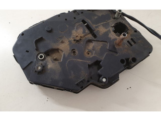 Zámek zadních dveří 2K0827426C Volkswagen Caddy 2008