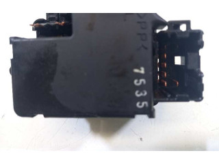 Ручка стеклоочистителей 25260VB01E Nissan PickUp