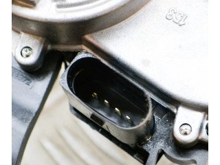 Двигатель стеклоочистителя заднего стекла