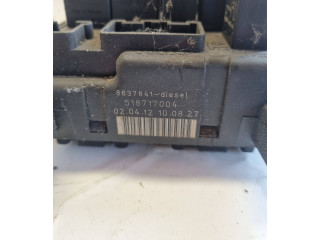 Блок предохранителей 8637841, 518717004 Volvo S60