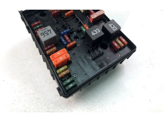 Блок предохранителей  1K0937125A   Volkswagen Caddy    