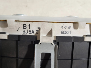 Přístrojová deska  Mazda 323 1998 BJ5AC, 80821  