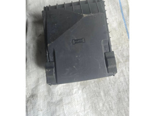   Pojistková skříňka 1K0937820D, 1K0937821C   Volkswagen Tiguan 2011