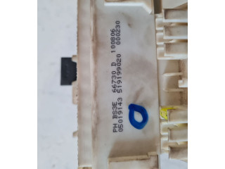 Блок предохранителей 519199020 Mazda 3 I