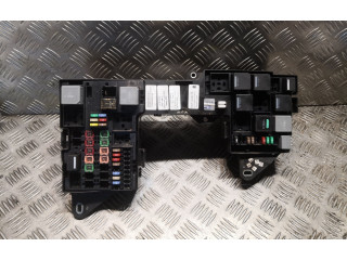 Блок предохранителей 8X2T14290TD Jaguar XF X250