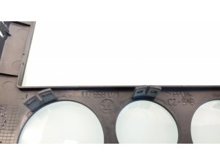 Другая деталь салона