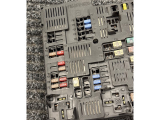 Блок предохранителей 31676132, 18192   Volvo XC90    