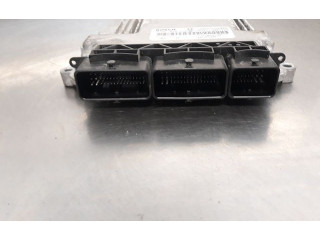 Řídící jednotka 237104128R Renault Sandero II 2015