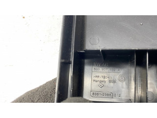 Крышка блока предохранителей 5Q0937132A Audi Q3 F3