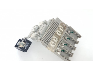 Узел подключения плюсовых проводов