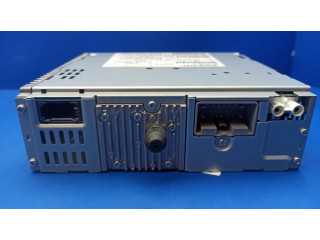 Радио/ проигрыватель CD/DVD / навигация