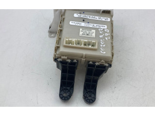 Pojistková skříňka 8273002V50 Toyota Corolla E140 E150 2012