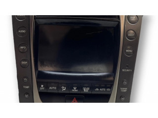 Радио/ проигрыватель CD/DVD / навигация