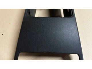 Другая центральная деталь консоли (туннеля)