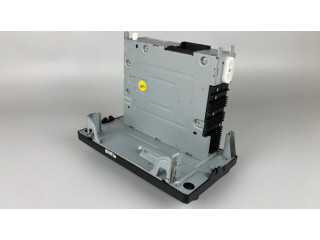 Радио/ проигрыватель CD/DVD / навигация