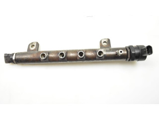 Vstřikovací lišta 55200251 Opel Vectra C Z 19 DTH