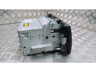 Радио/ проигрыватель CD/DVD / навигация