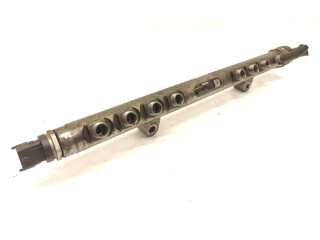 Топливная рампа 30777759, 009845L3   Volvo V70  