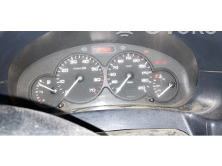 Přístrojová deska  Citroen Berlingo 2007 00006105V7  