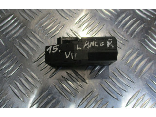 Pojistková skříňka Модуль кузова 502752-2900 Nissan Primera 1999