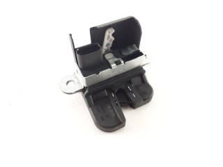 Zámek zadních dveří 2K5827505C Volkswagen Caddy 2016