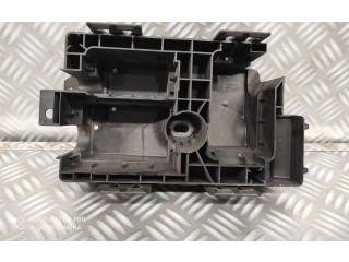 Pojistková skříňka 13302321 Opel Zafira C 2012