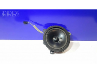 Громкоговоритель (громкоговорители) в передних дверях