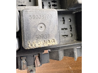 Блок предохранителей 04831433AA, 518722103 Jeep Grand Cherokee (WJ)