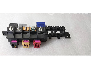 Блок предохранителей 8L0941822A, 8A0951253 Audi A6 S6 C5 4B