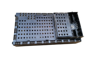 Блок предохранителей 30679527, 04W032   Volvo XC90    