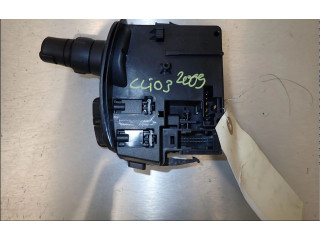 Ручка стеклоочистителей 8201590631   Renault Clio III