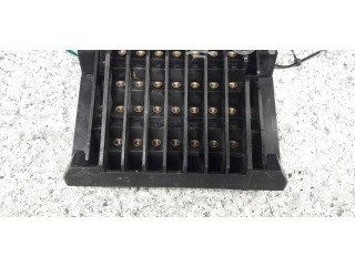 Ящик предохранителей (комплект)       Mercedes-Benz 200 300 W123